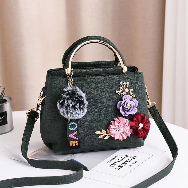 Túi xách nữ đính hoa thủ công kèm móc khoá độc đáo đeo vai, đeo chéo  6366 kiểu dáng Hàn Quốc trẻ trung