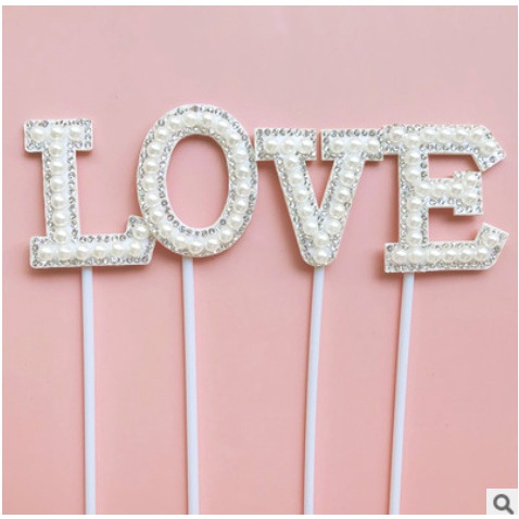 Que cắm love gắn hạt