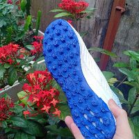Giày đá bóng sân cỏ nhân tạo predator