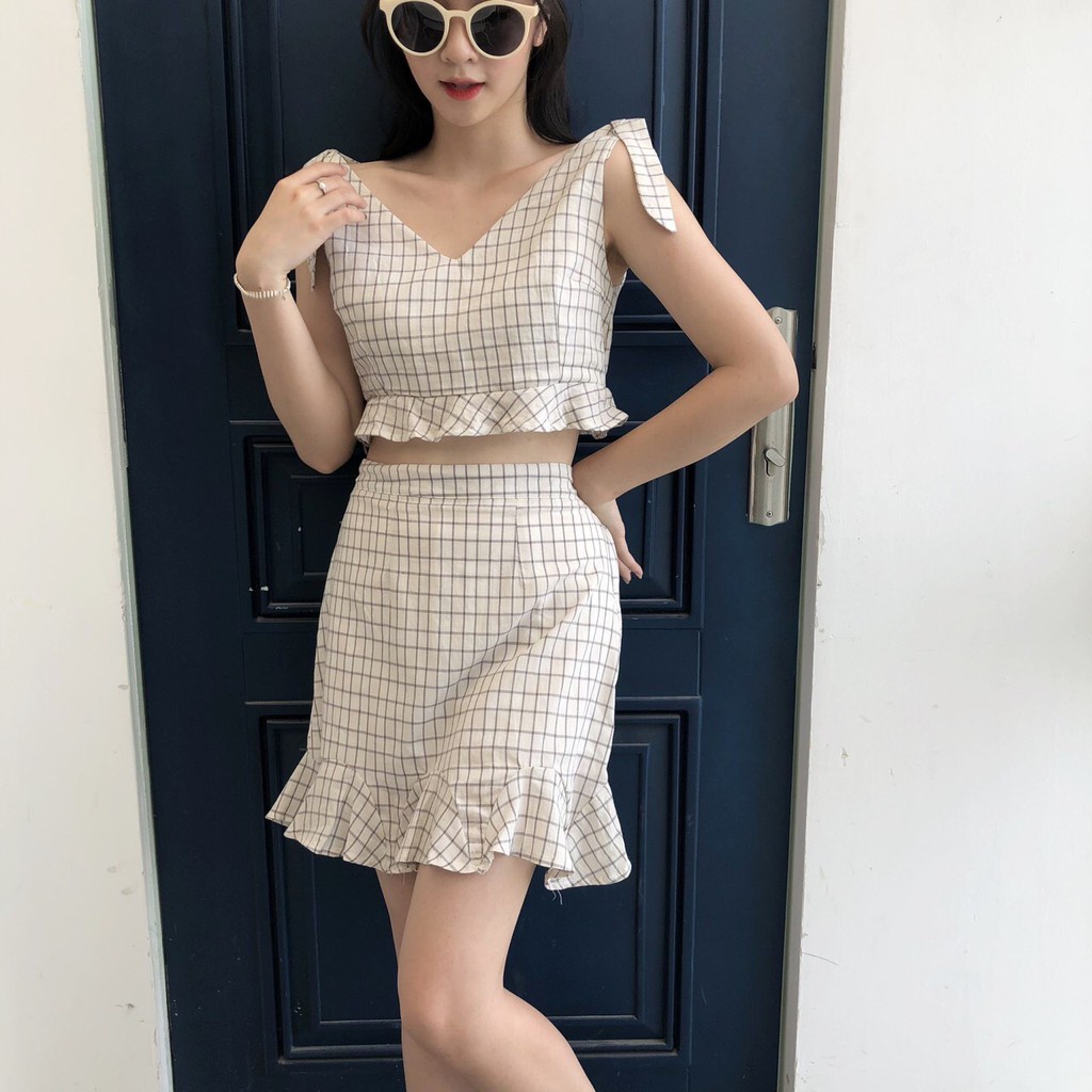 SET ÁO CROPTOP KẺ CARO VẠT BÈO CỔ V MIX CHÂN VÁY CARO ĐUÔI CÁ HOT