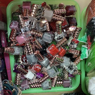 Sơn móng sơn thường đủ màu