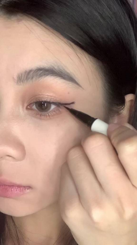 FOCALLURE Bút kẻ mắt nước siêu mượt chống thấm nước và lâu trôi 0.6g | BigBuy360 - bigbuy360.vn