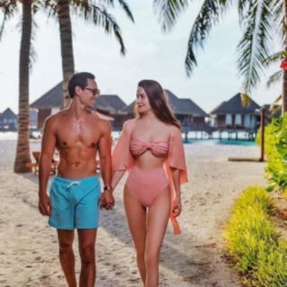 Bikini 2 mảnh Hồ Ngọc Hà. Hình thật.