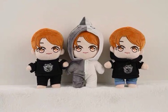 [Nhập TOYMAY giảm 10K Xu][MUA 1 ĐƯỢC 3] Doll BTS V JUNGKOOK SUGA J-Hope JIMIN JIN RAPMONTER kèm 3 bộ outfit (bup bê)