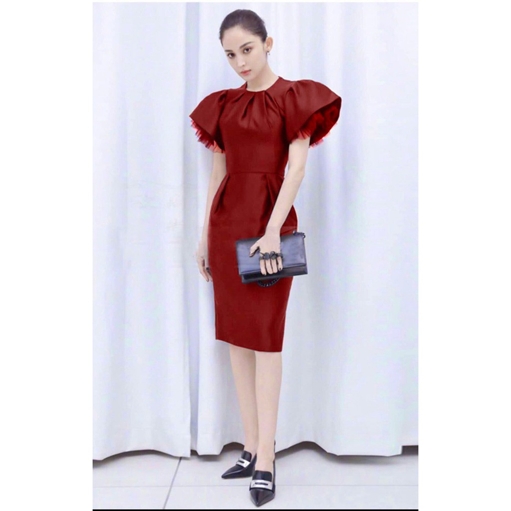 Đầm phi Tafta phối lưới tay