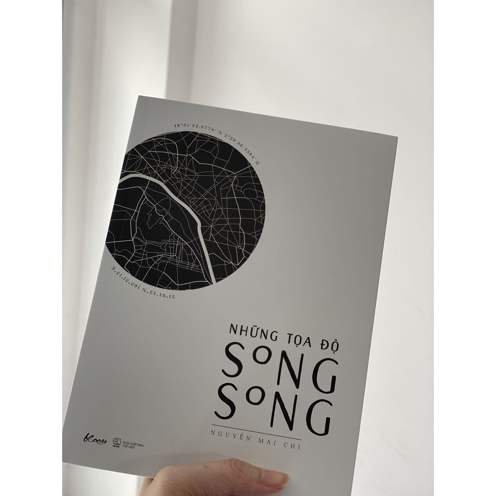 Sách - Những Tọa Độ Song Song (Tặng Kèm Postcard)