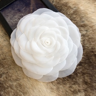 Cài áo hoa hồng trắng voan Hàn cao cấp size 12cm