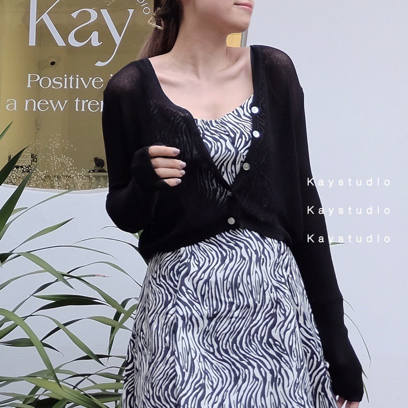 ÁO KHOÁC TAY DÀI DỆT KIM ĐEN - AKTDDKD