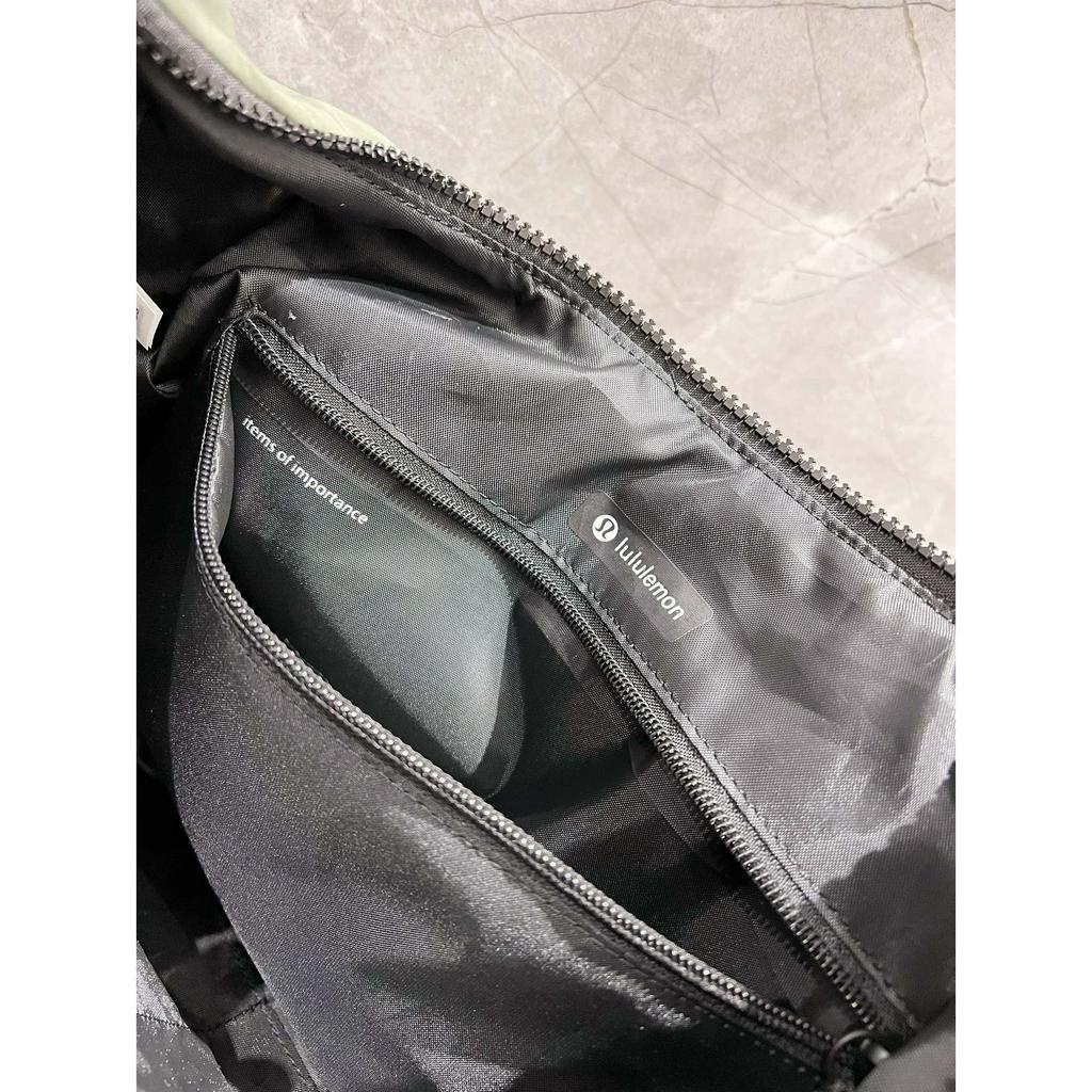 Túi Đeo Vai Xếp Ly Lululemon 10L 2 Màu Lựa Chọn