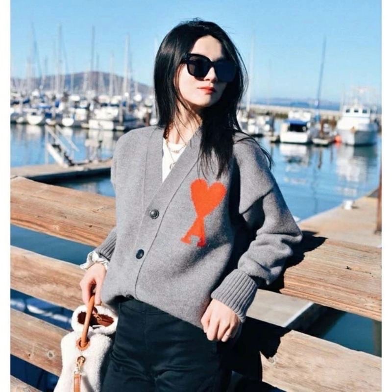 Áo cardigan trái tim AMI giống Beomgyu TXT, Giselle aespa