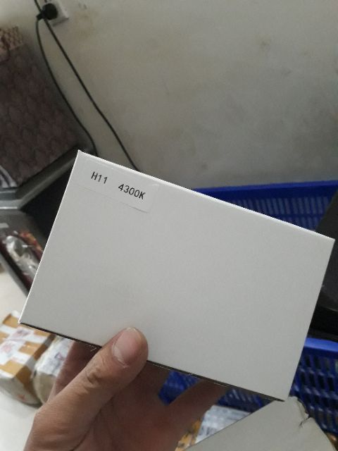 1 bóng xenon  chân H1,H7 H11 ,D2H, 9005 các màu Vàng 3000k hoặc 4300K  hoặc 6000k  cho đèn bi gầm , đèn pha xe Nouvo 5 6