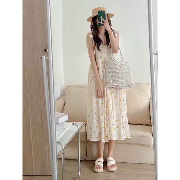 Váy babydoll 2 dây hoa vàng buộc vai khuy ngực