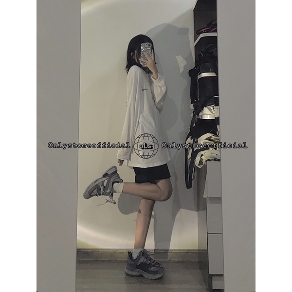 Áo sweater cotton trắng và quần đùi kaki đen, nhận hàng có vấn đề liên hệ shop trươc khi đánh giá