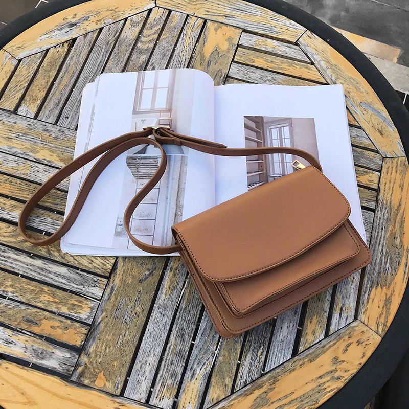 Túi Đeo Vai Chéo Nữ Crossbody Mang Nét Hoang Dã Phom Vuông Nhỏ Gọn Xinh Xắn Phong Cách Thời Trang Đơn Giản Nhưng Cá Tính