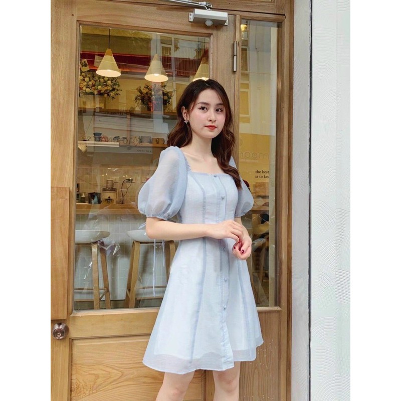 Đầm trắng xanh nút bọc hàng thiết kế đi tiệc bao sang