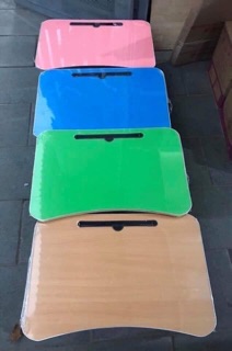 Bàn học có khe cắm ipad
