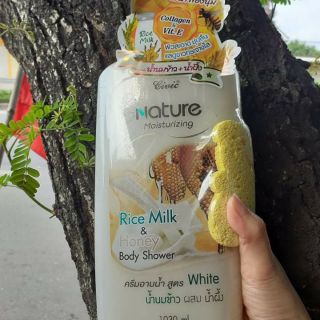 Sữa tắm cám gạo Nature rice milk & honey với mật ong và các tinh chất colagen, vitamin thơm dịu cho làn da trắng mịn