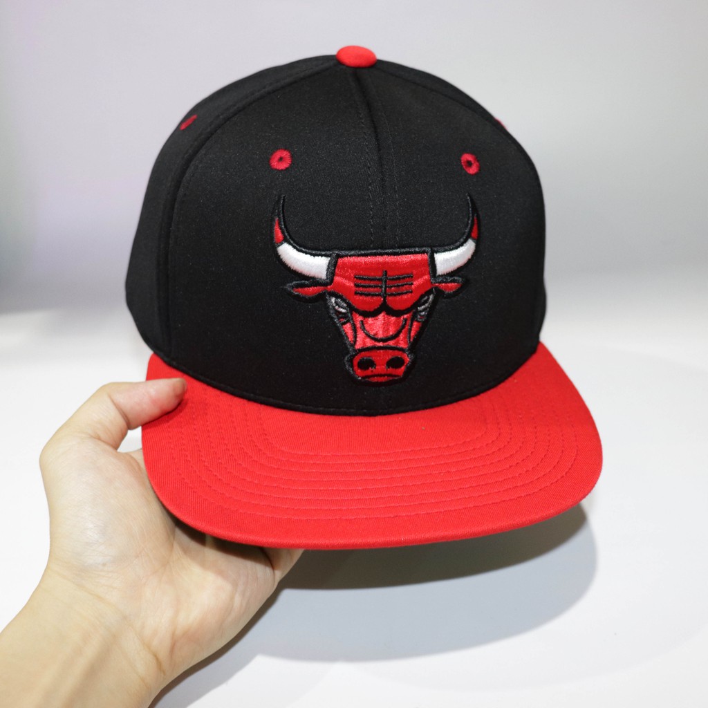 Mũ Snapback Nón Snapback Bulls Đen Kết Đỏ Logo 3D .