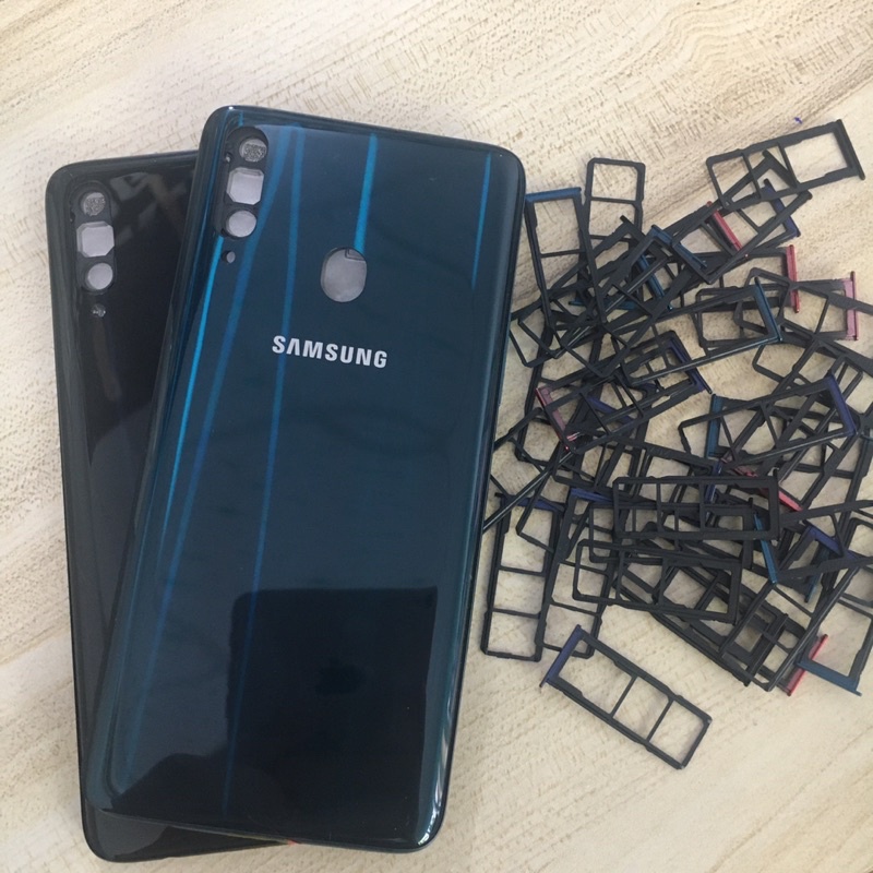 Combo Màn Hình + Bộ Vỏ Sườn SamSung A20s Zin Hàng Cao Cấp .( kèm khay Sim )