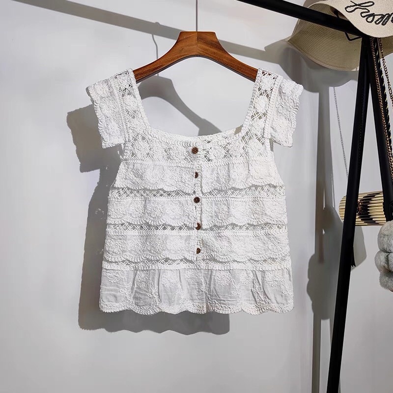 Áo len ren cúc đá