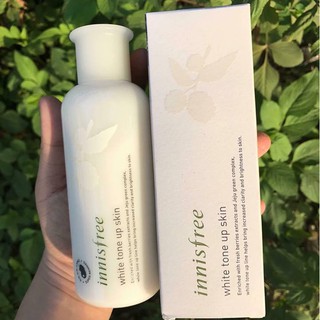 Nước hoa hồng White Tone Up Skin 200ml
