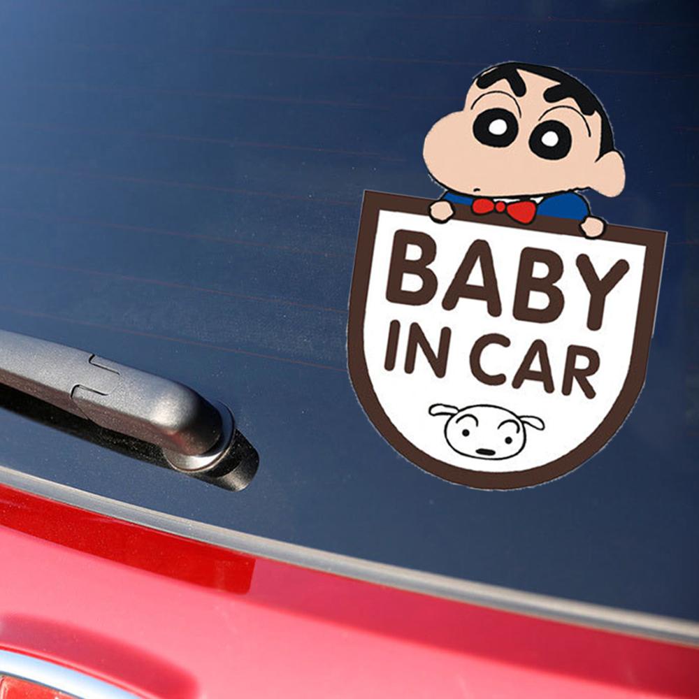 Sticker Dán Trang Trí Xe Hơi Hình Cậu Bé Bút Chì Shin / Doraemon Sáng Tạo REBUY1
