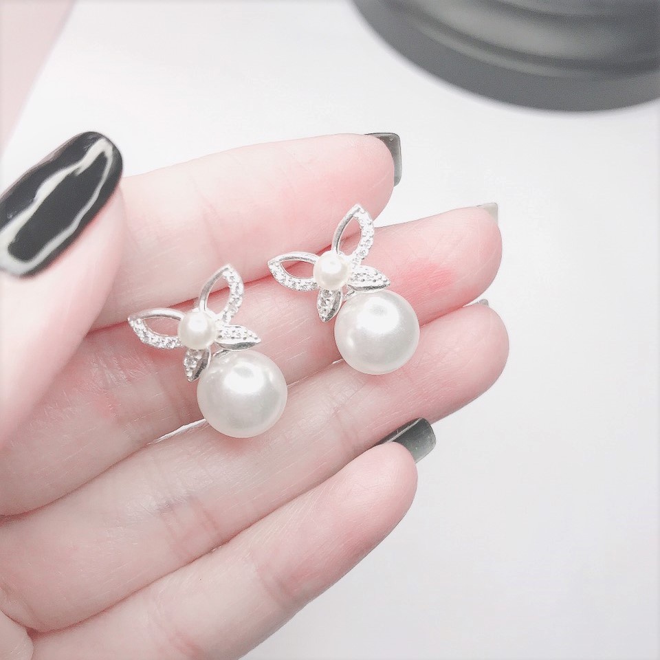 Bông tai bạc Evasilver hình cánh hoa đính ngọc trai, Khuyên tai chất liệu bạc thật cao cấp sang trọng