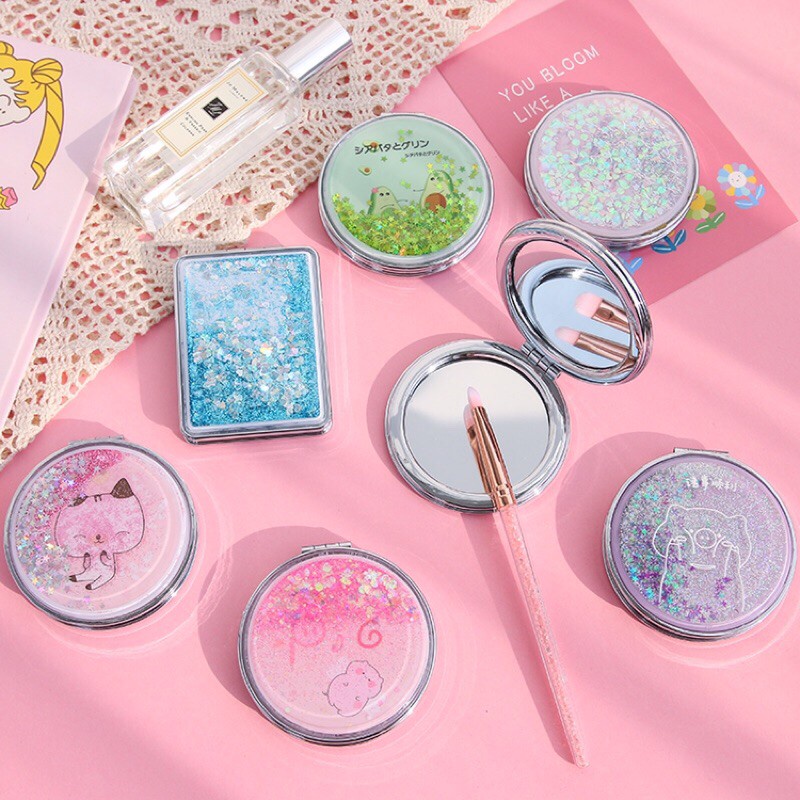 Gương trang điểm mini, gương nhũ soi được 2 mặt thiết kế vỏ kim tuyến nước lấp lánh chất lượng cao