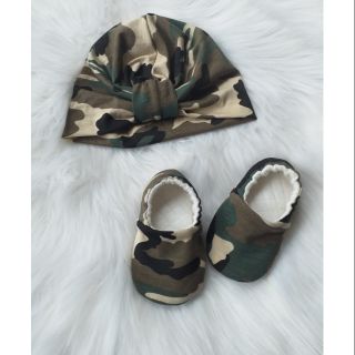 Set mũ turban giày rằn ri bé trai