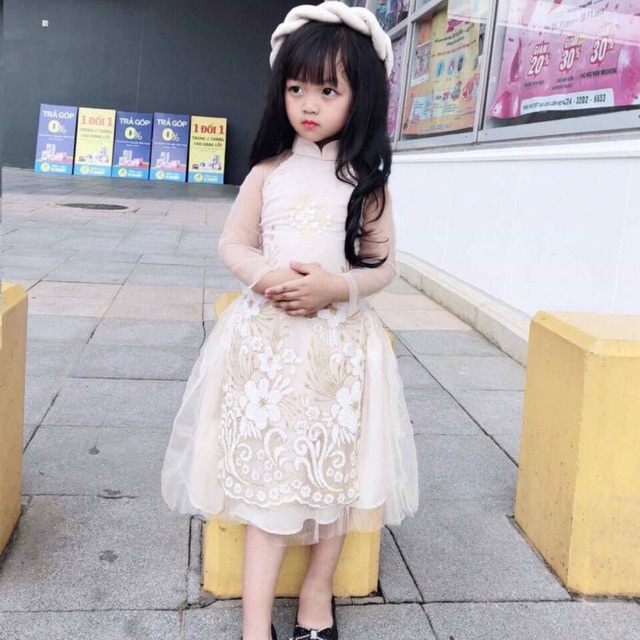ÁO DẠ CỦA HỒNG