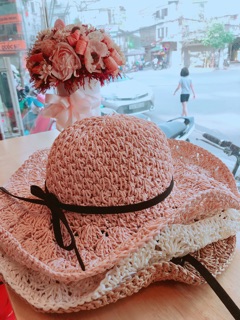 Mũ cói rộng vành nơ đen