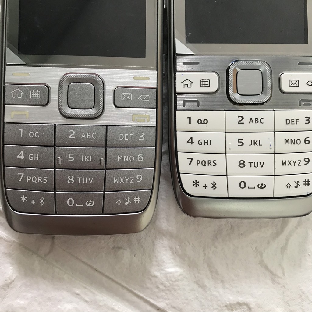 Điện Thoại Nokia E52 Chính Hãng có pin + sạc kèm theo , bào hành 12 tháng