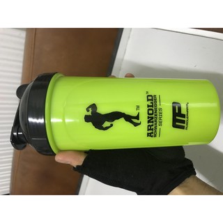 Bình lắc Arnold 700ml