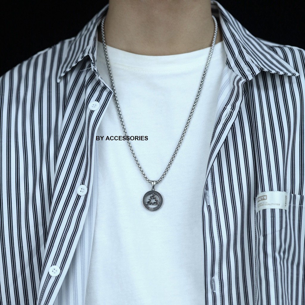 Dây chuyền titan mặt tròn phối tam giác đan rỗng không gỉ