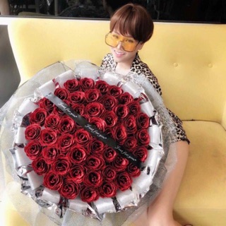 (Mẫu mới) Bó hoa sáp nhũ 50 bông sang chảnh siêu to