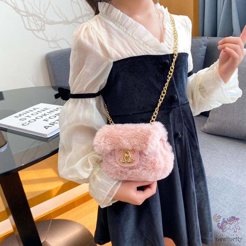 Túi đeo chéo bằng chất liệu lông nhung phong cách Hàn Quốc xinh xắn cho bé gái