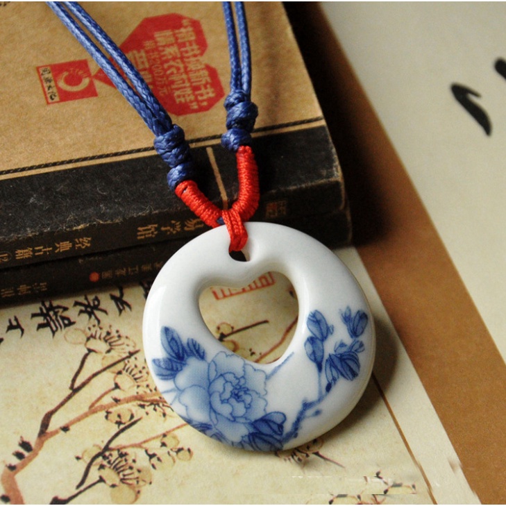 Vòng cổ mặt gốm vẽ hoa thủy mặc VGOM59
