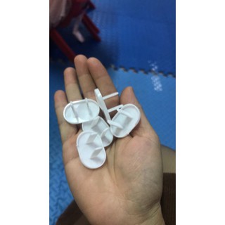 Nút bịt ổ điện & Lưới bọc bảo vệ lồng quạt (An toàn cho bé khi vui chơi đùa nghịch)