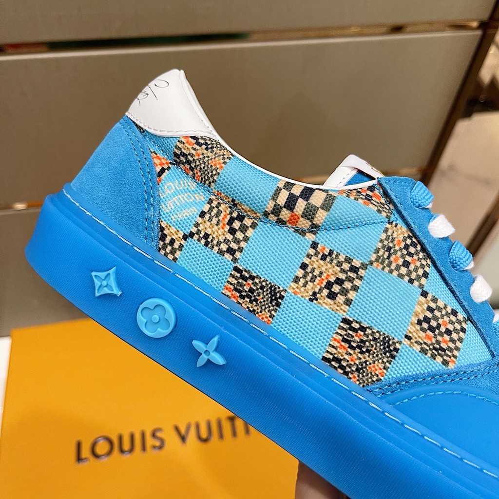 Giày sneakers nam da thật Louis Vuitton LV thiết kế thể thao, màu sắc tươi sáng, độc đáo mang đến sự nổi bật