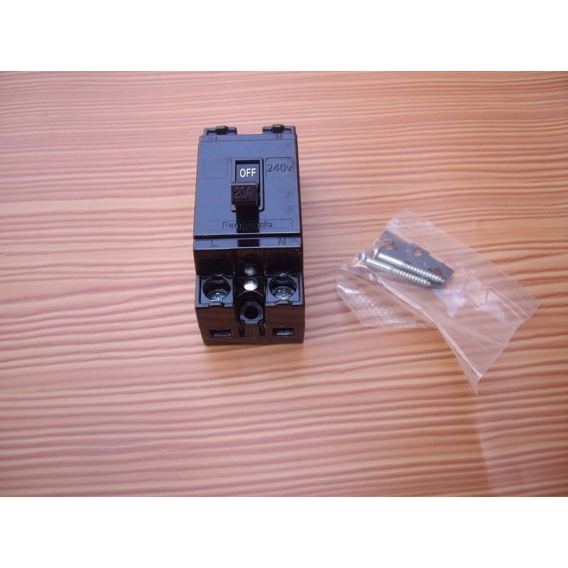 Cầu dao an toàn CB cóc  20A, 30A Panasonic