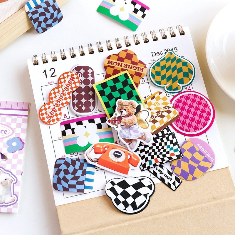 Sticker hình dán trang trí sổ tay, điện thoại, mũ bảo hiểm.. style retro, hoạ tiết caro lạ mắt