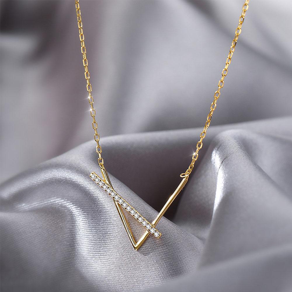 Vòng Cổ Choker Mặt Chữ V Lấp Lánh Thời Trang
