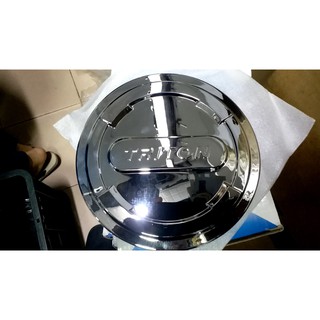 Ốp nắp xăng mạ crom xe triton 2016-2018