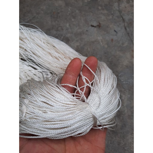 1 cuộn dây buộc , thả diều , khâu vá lưới lồng bè