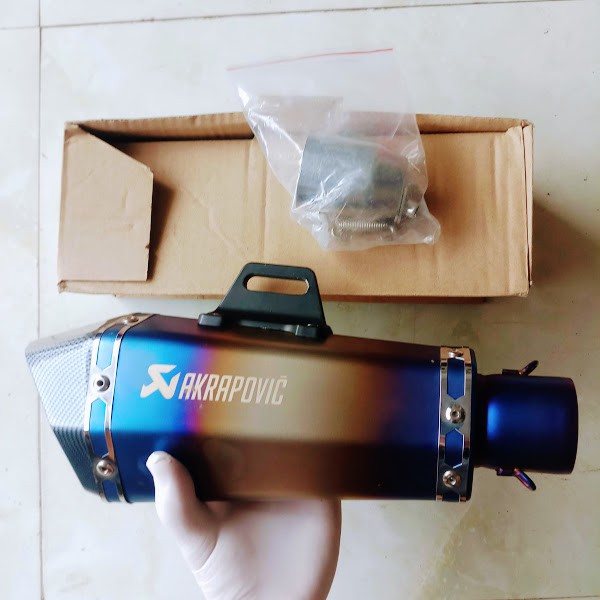 pô AKRAPOVIC titan vát lắp đặt mọi dòng xe máy