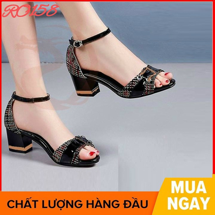 Giày sandal nữ cao gót đế cao 5 phân hàng hiệu rosata màu đen ro158