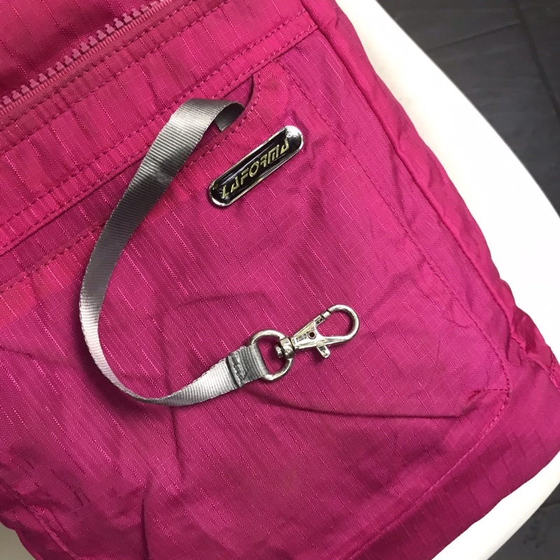 Túi 2hand hiệu có lỗi