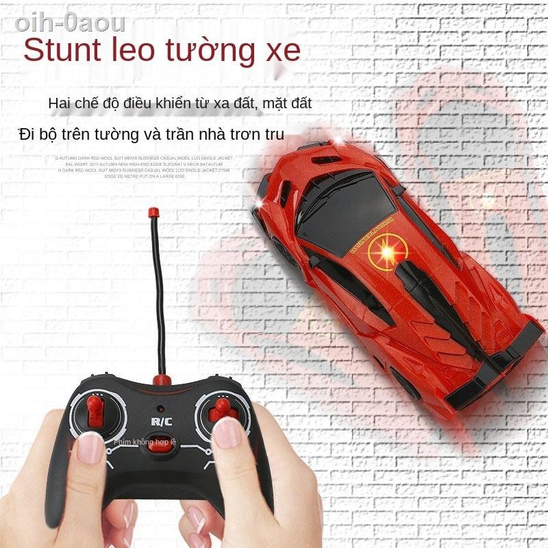 ô tô leo tường điều khiển từ xa đóng thế hút đồ chơi trẻ em cậu bé có thể sạc lại đua
