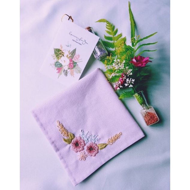 Khăn thêu tay thủ công 24x24