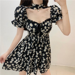 Đầm Xoè Hoa Cúc Đen Dây Choker Độccccc